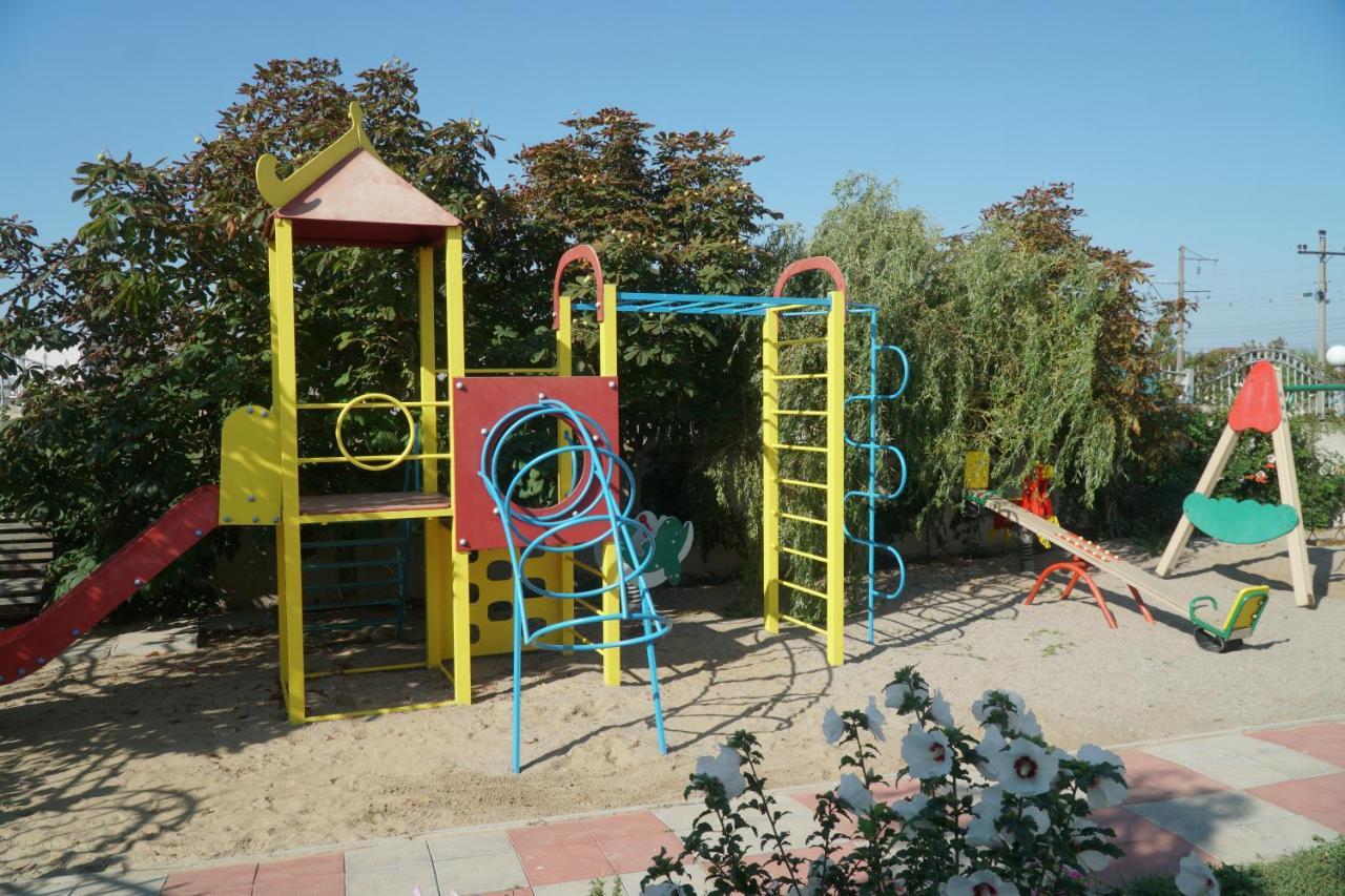 Радуга Курортная Гостиница Zatoka Exterior photo