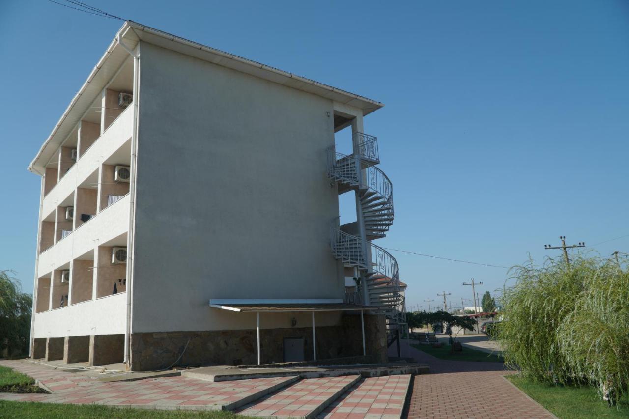 Радуга Курортная Гостиница Zatoka Exterior photo