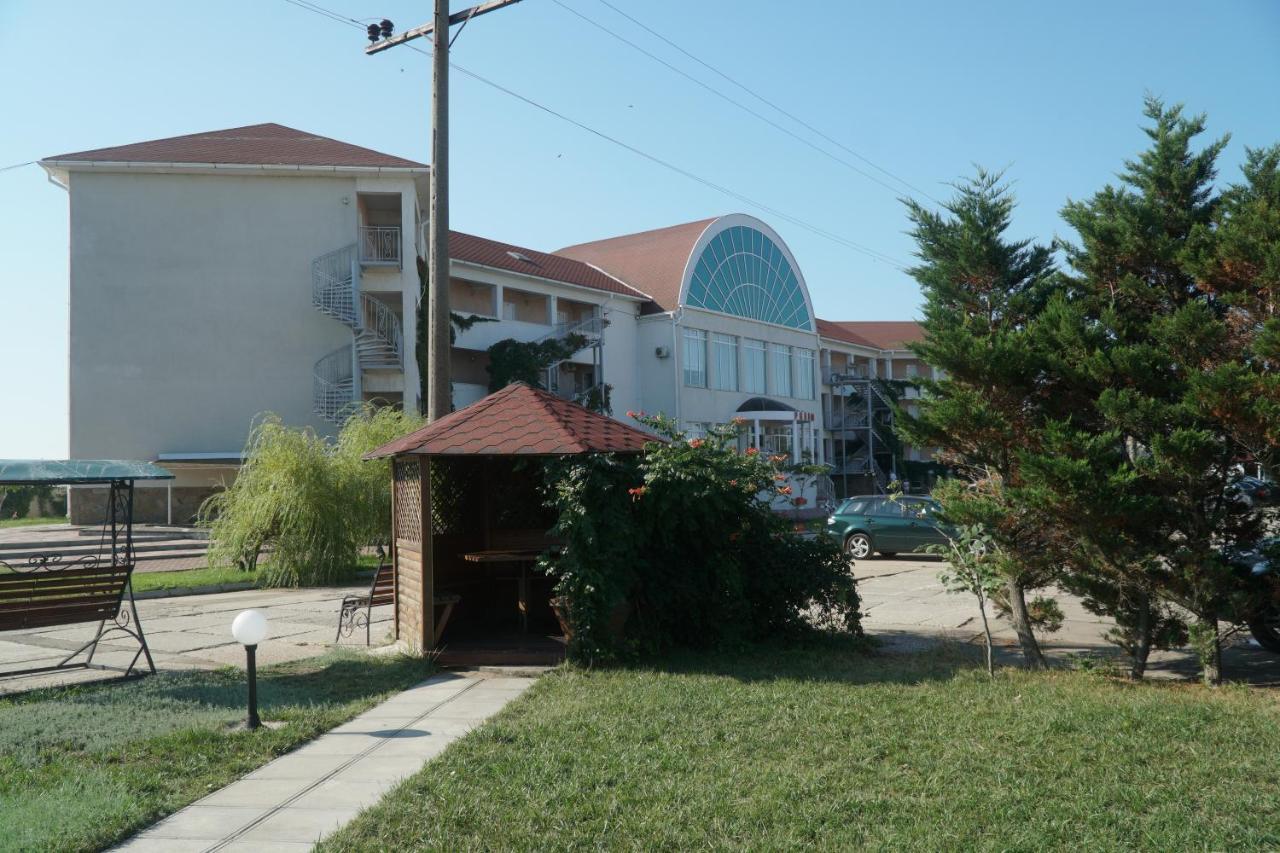 Радуга Курортная Гостиница Zatoka Exterior photo